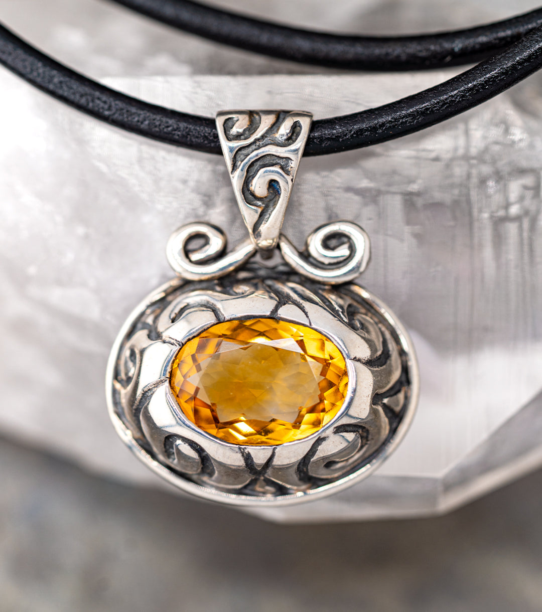 Vintage 70s Citrine, Silver & Leather Navajo Necklace