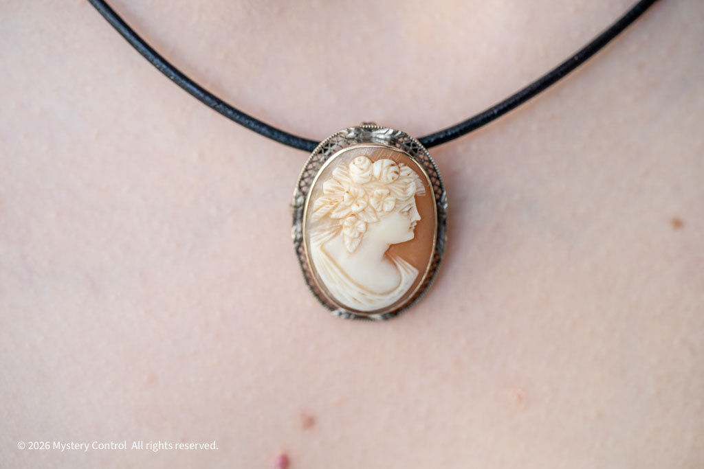 Cameo Pendant/Brooch of Flora, the Roman goddess of spring and flowers.