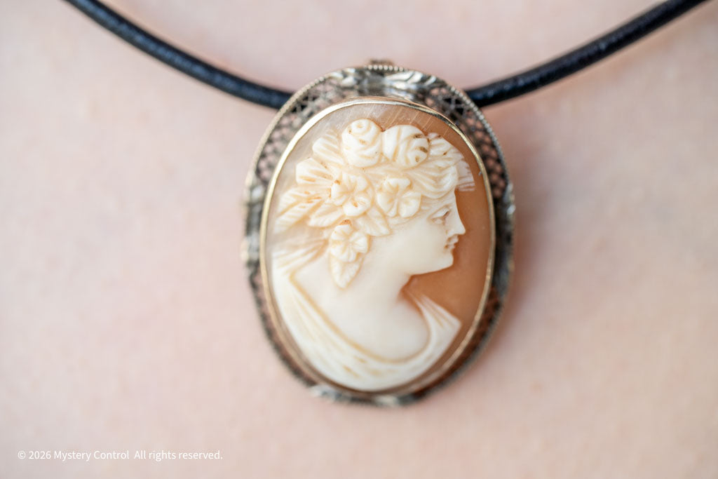 Cameo Pendant/Brooch of Flora, the Roman goddess of spring and flowers.