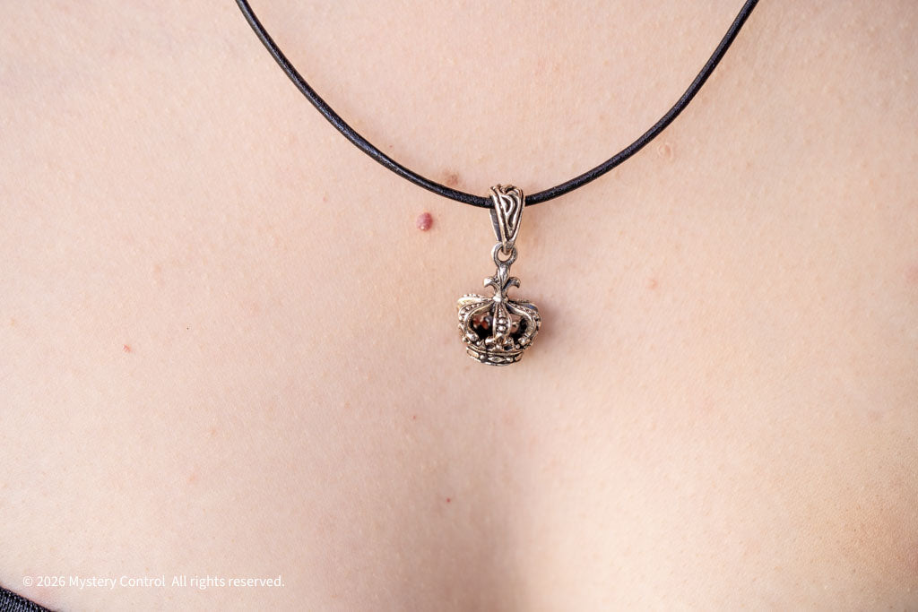 Fleur-de-lis Crown Pendant Necklace in 925 Silver