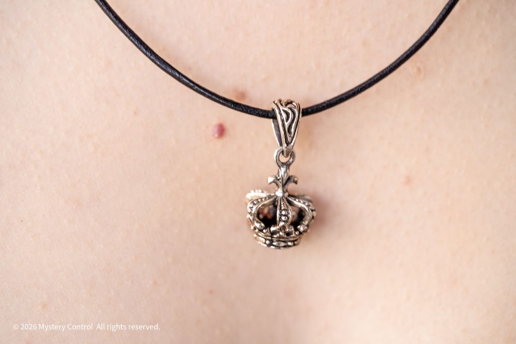 Fleur-de-lis Crown Pendant Necklace in 925 Silver