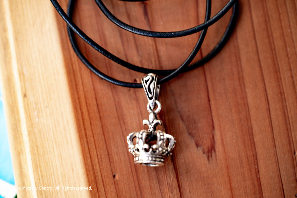 Fleur-de-lis Crown Pendant Necklace in 925 Silver