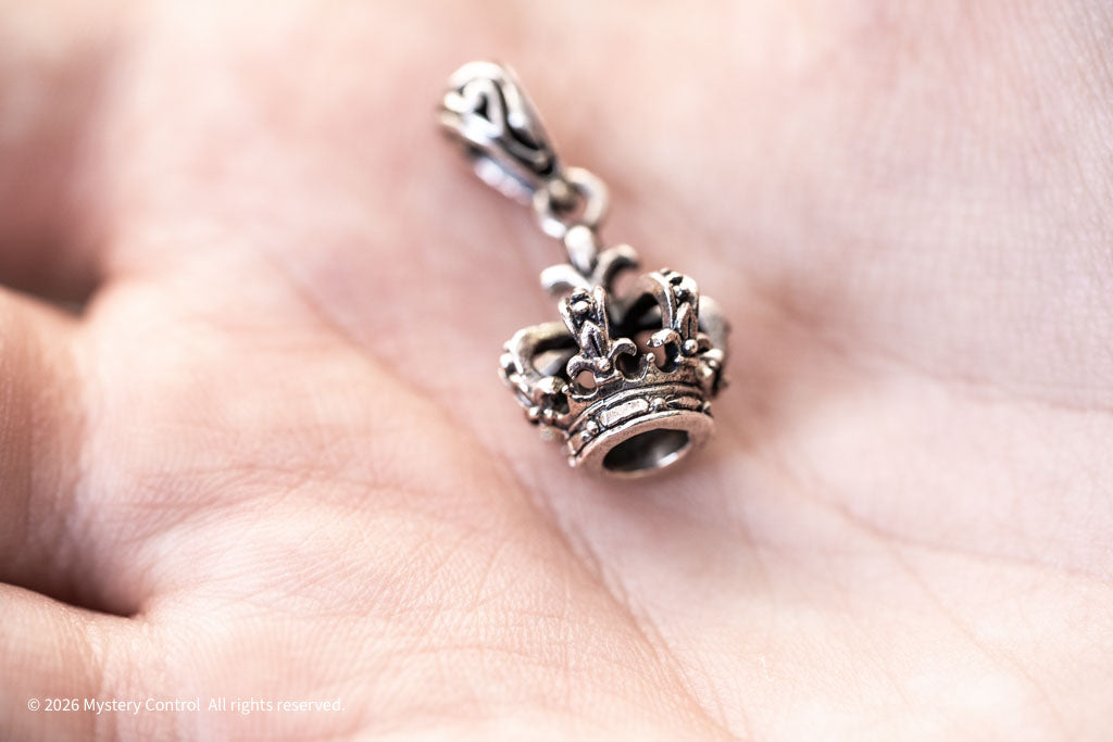 Fleur-de-lis Crown Pendant Necklace in 925 Silver