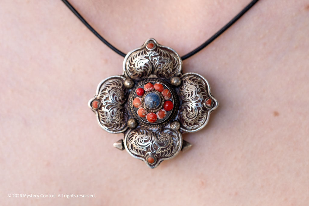 Tibetan Gau Box Necklace in 925 Silver