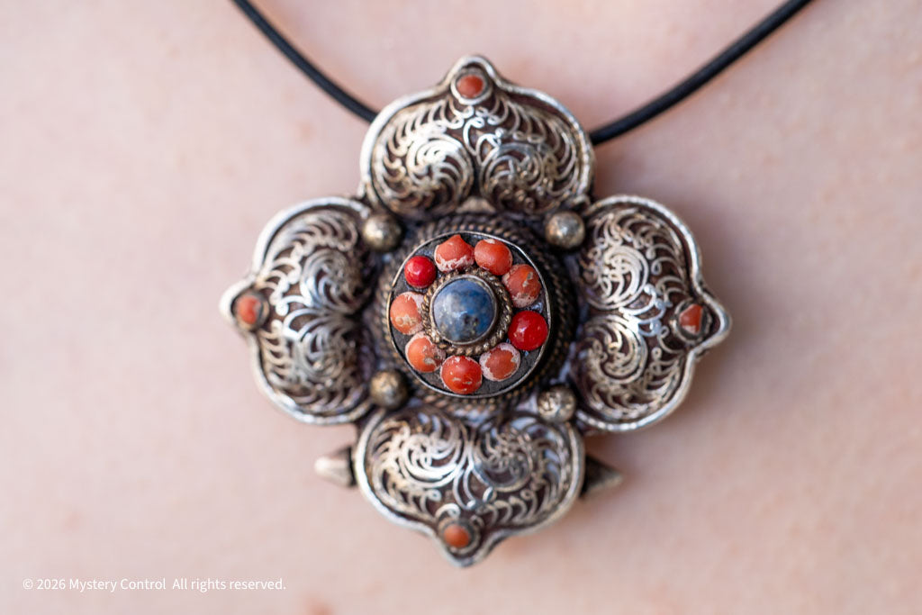 Tibetan Gau Box Necklace in 925 Silver