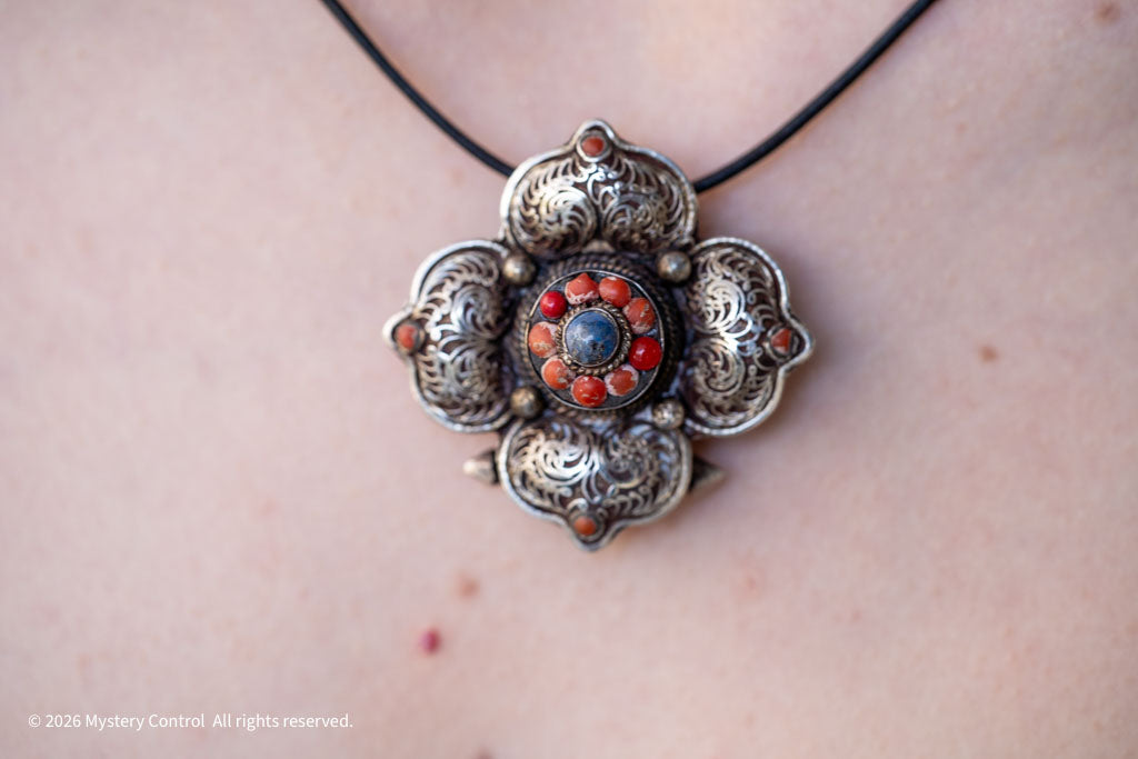 Tibetan Gau Box Necklace in 925 Silver