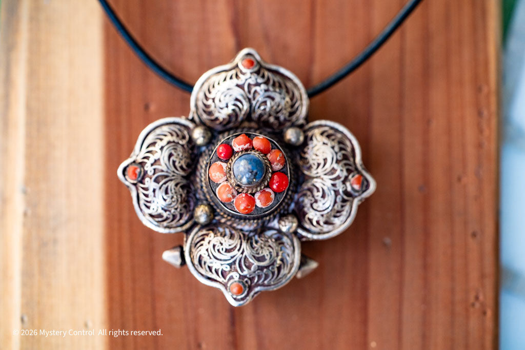 Tibetan Gau Box Necklace in 925 Silver