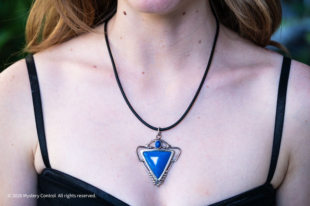 80s Navajo Lapis Lazuli and 925 Silver Sculptural Pendant Necklace