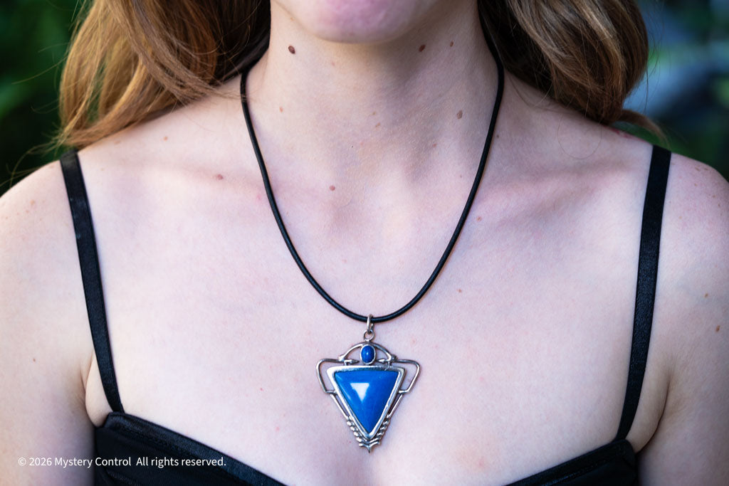 80s Navajo Lapis Lazuli and 925 Silver Sculptural Pendant Necklace