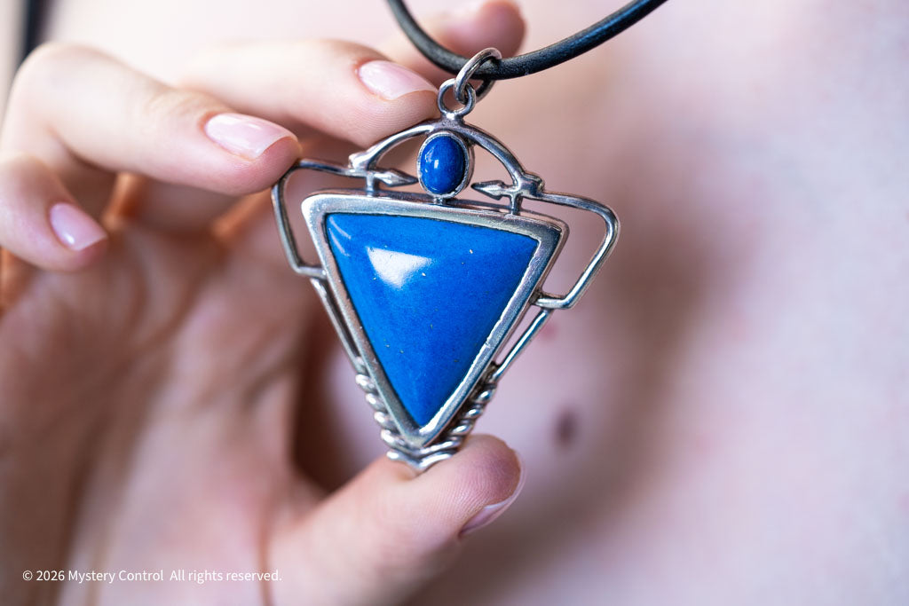 80s Navajo Lapis Lazuli and 925 Silver Sculptural Pendant Necklace