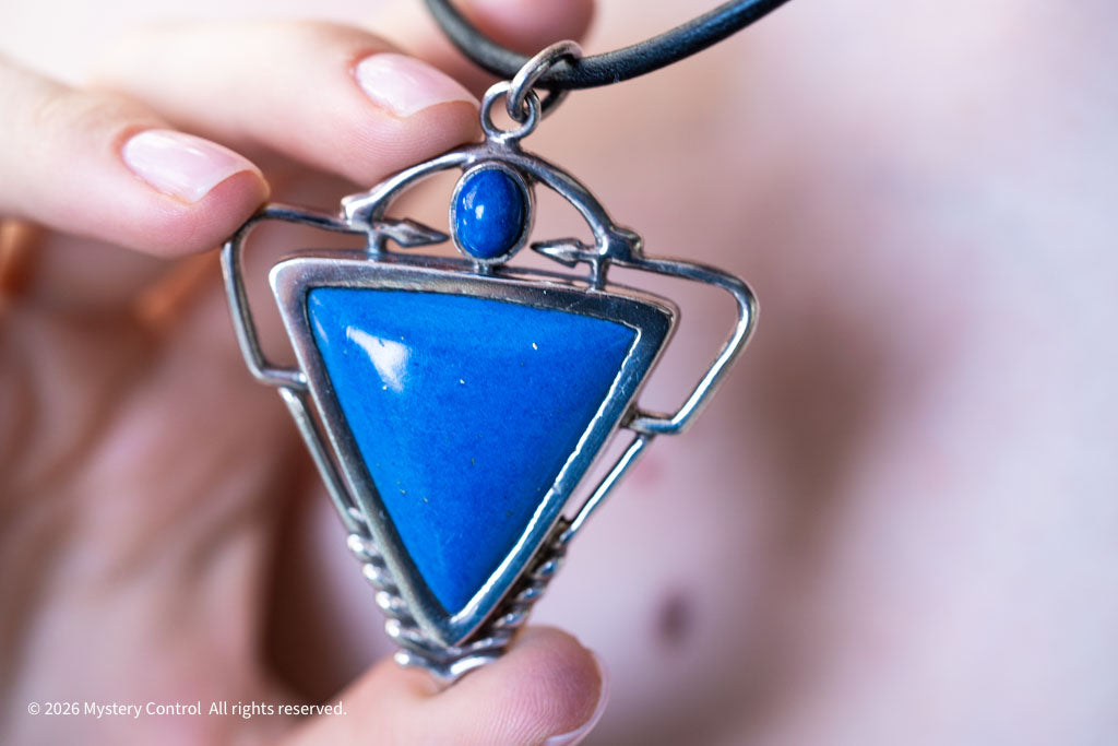 80s Navajo Lapis Lazuli and 925 Silver Sculptural Pendant Necklace