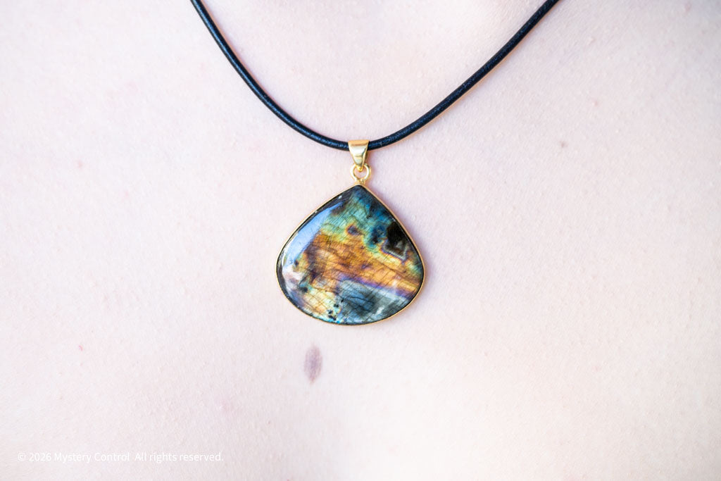 Spectrolite & Gold Teardrop Pendant Necklace