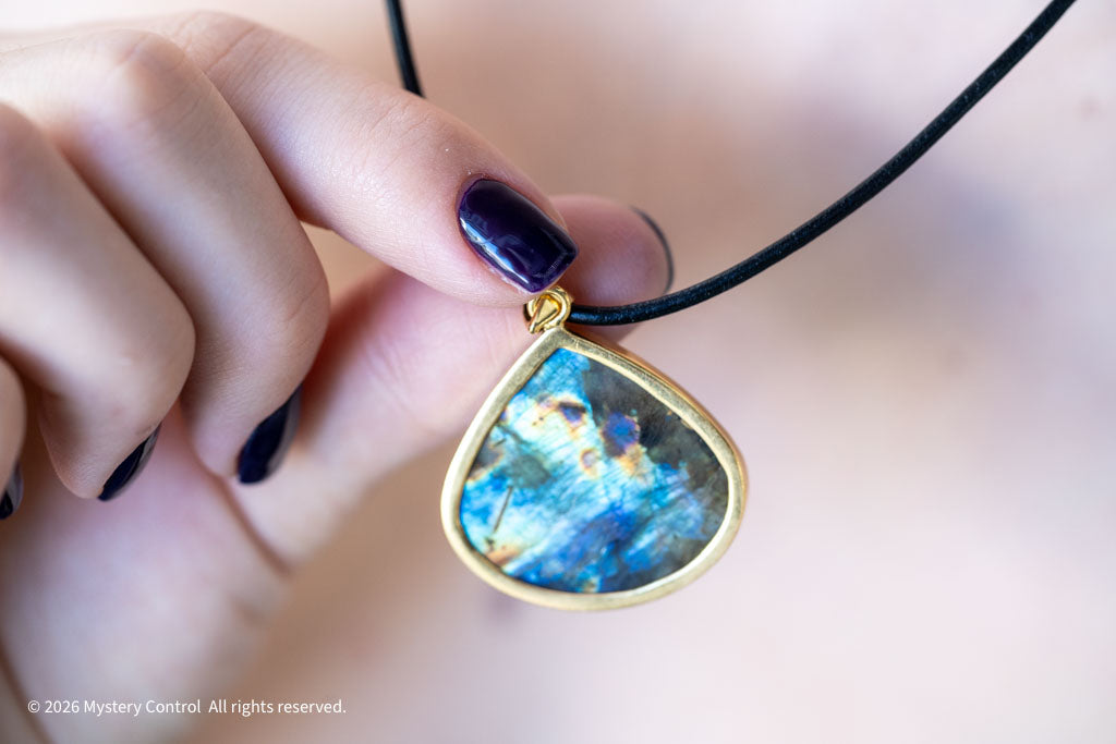 Spectrolite & Gold Teardrop Pendant Necklace