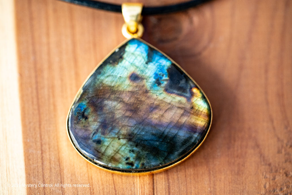 Spectrolite & Gold Teardrop Pendant Necklace