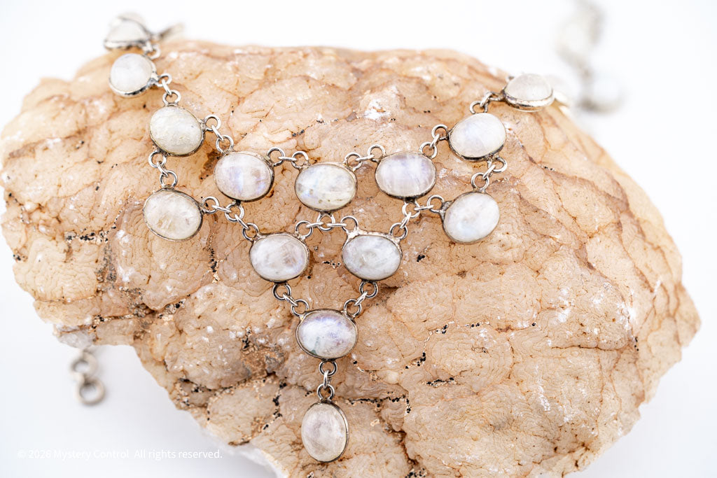 Edwardian Rainbow Moonstone Necklace