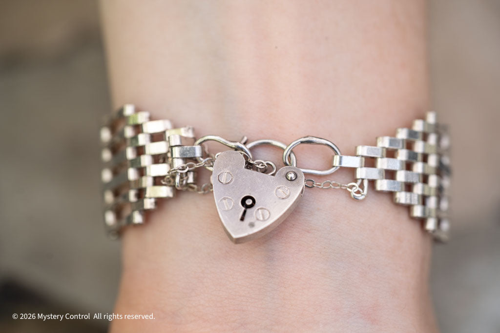 70's Heart Padlock Gate Bracelet in 925 Silver