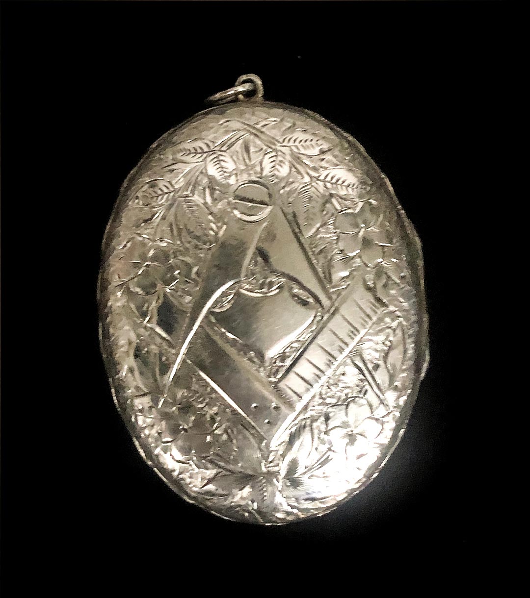 Scottish Masonic Locket in 925 Silver with Leather & Silver Necklace