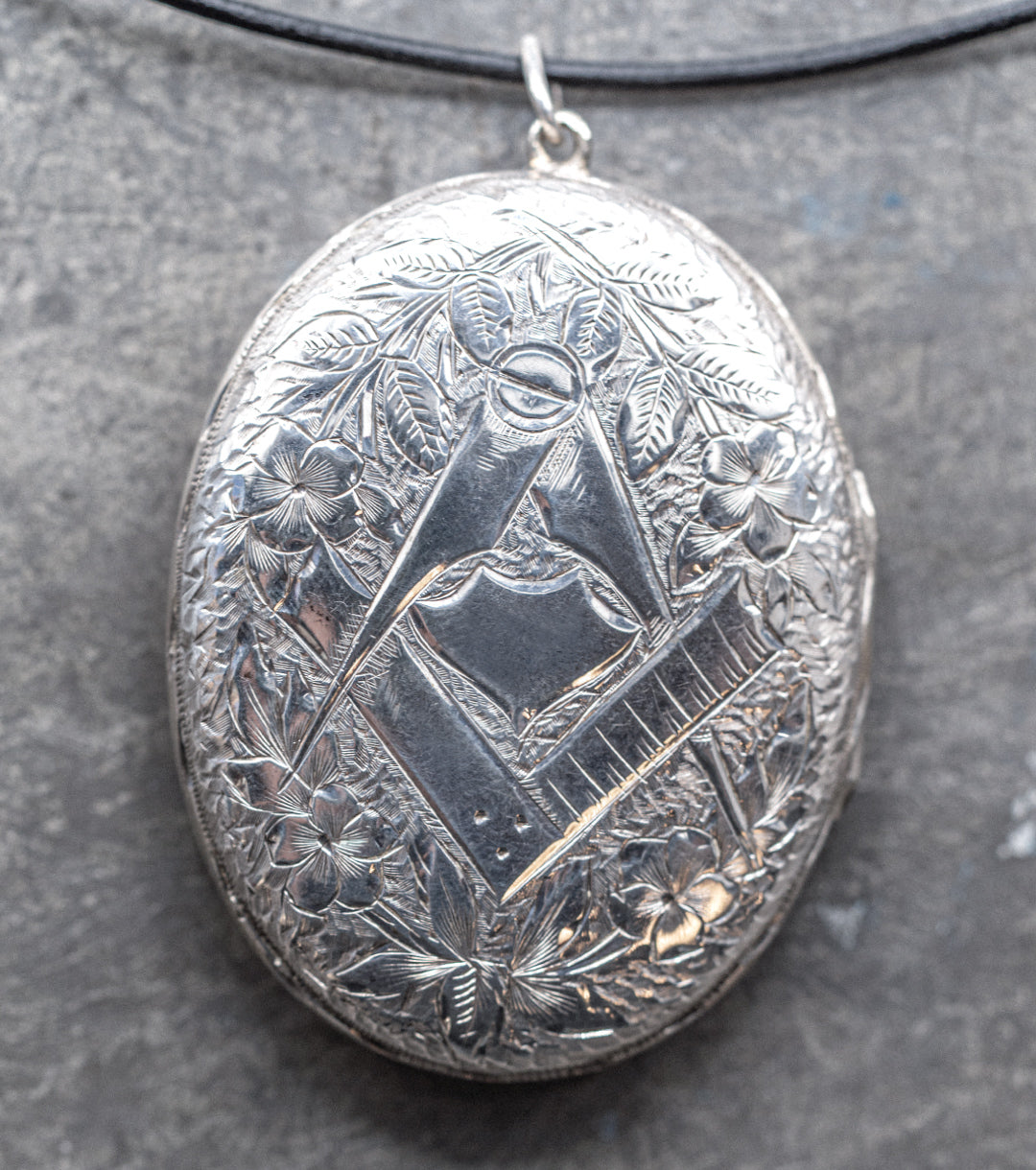 Scottish Masonic Locket in 925 Silver with Leather & Silver Necklace